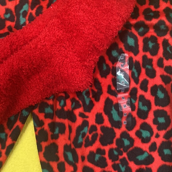 PJ’s ❤️💚 - Picture 5 of 5